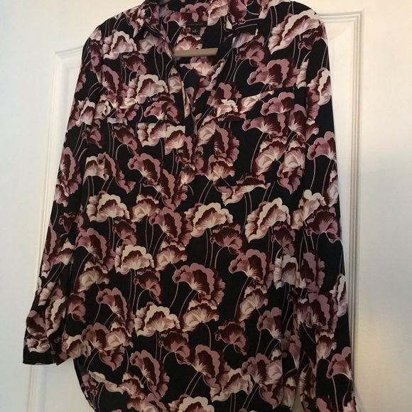 Silky blouse. - Picture 2 of 2